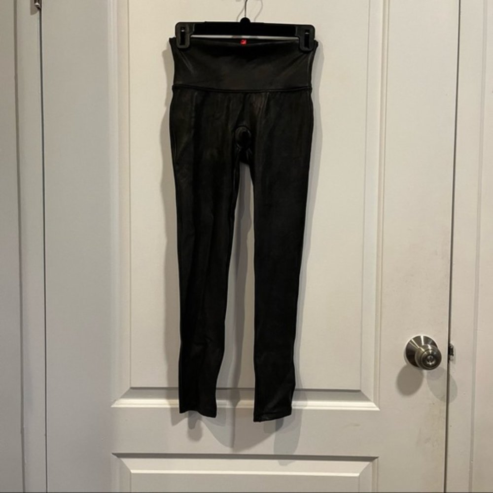 Spanx Velvet Leggings In color Moonshadow - Picture 4 of 5